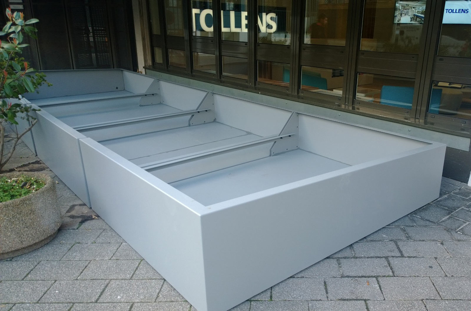 Steelab Planters In Sheet Metal Atelier So Green Bacs Image In Steelab Planters In Sheet Metal Atelier So Green Bacs Image In