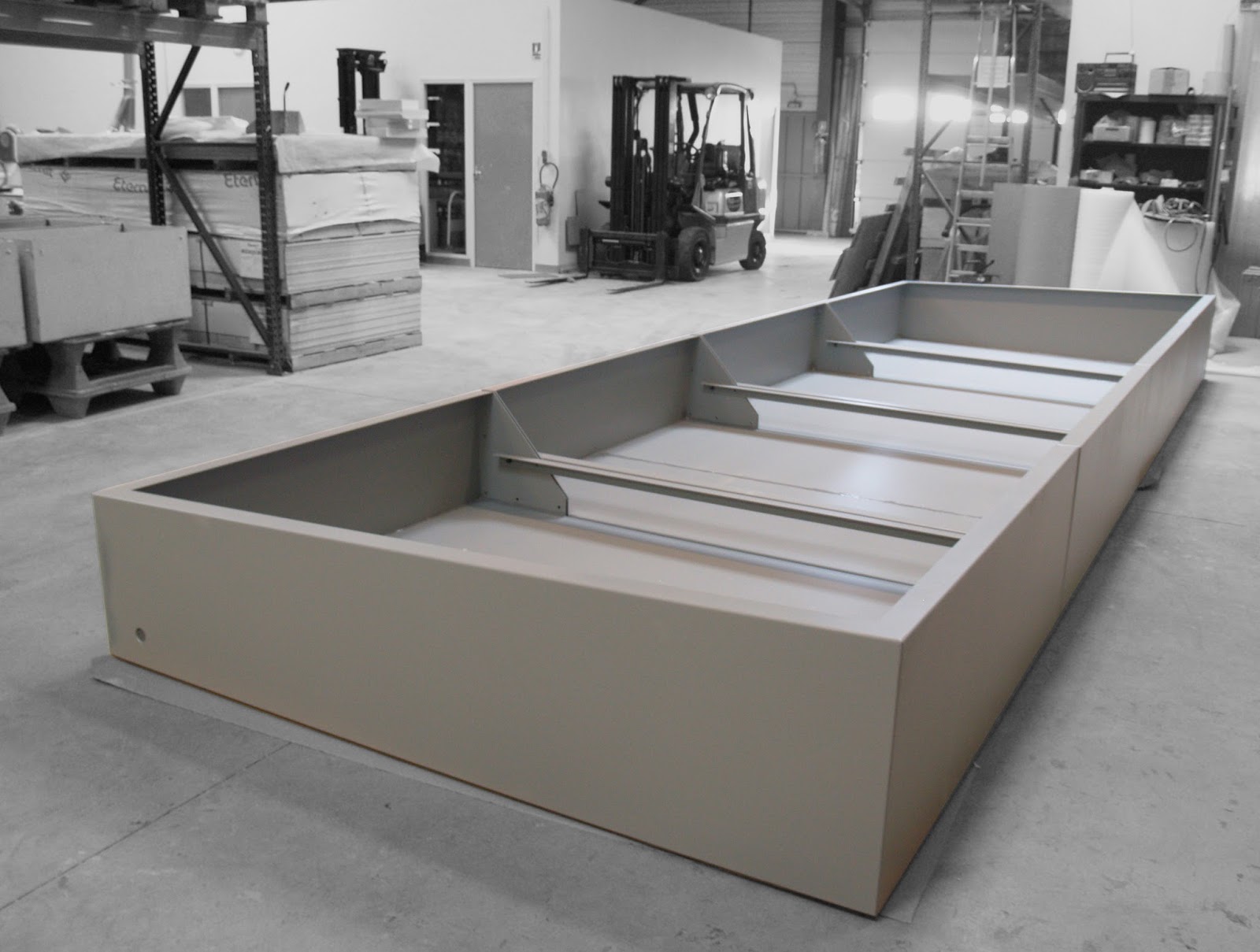 Steelab Planters In Sheet Metal Atelier So Green Bacs Image In Steelab Planters In Sheet Metal Atelier So Green Bacs Image In