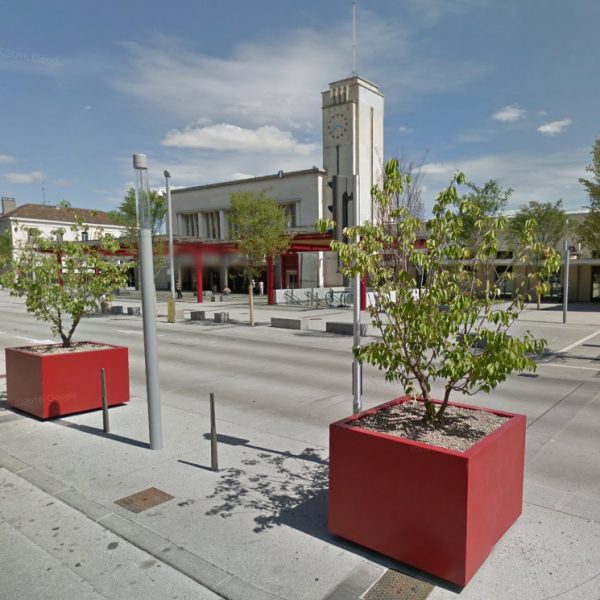 Gare de Clermont Ferrand bac à arbres STEELAB