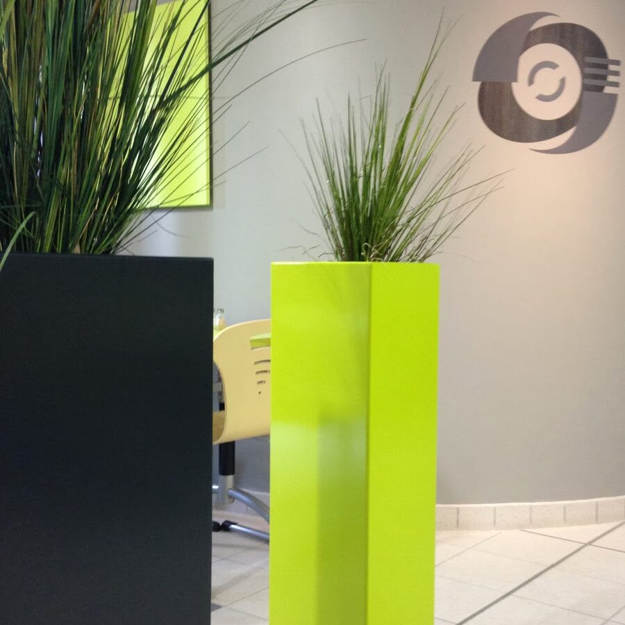 Jardinière colonne IMAGE'IN ICH fabriqué sur mesure, en France, en fibre ciment, couleur au choix.