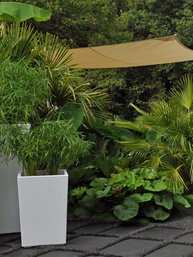 Pots de fleurs pyramidaux IMAGE'IN en fibre ciment sur mesure