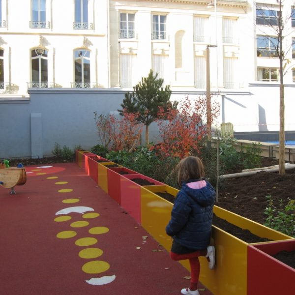 Jardinières préfabriquées colorées Lubeck