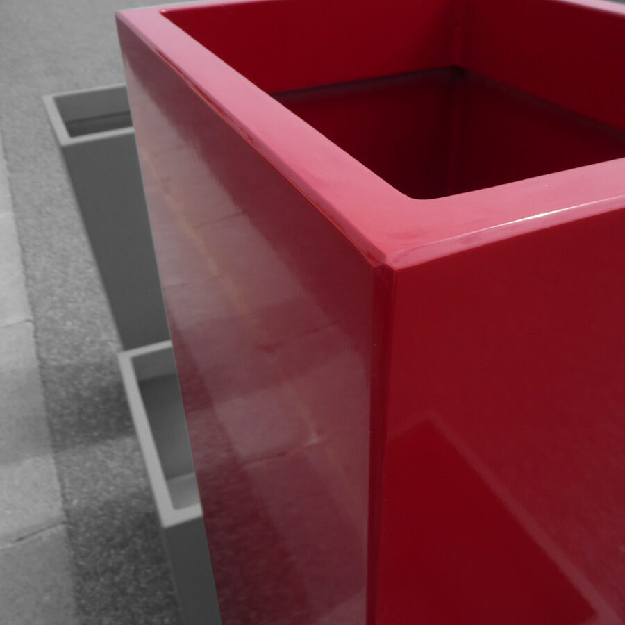 Pot rouge IMAGE'IN en fibrociment laqué sur mesure