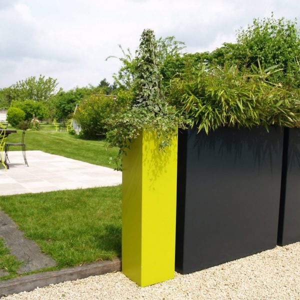 Jardinières image’in IRF brise vue gris anthracite satiné avec bambous Jardinières fines IMAGE'IN IRF en fibre ciment sur mesure