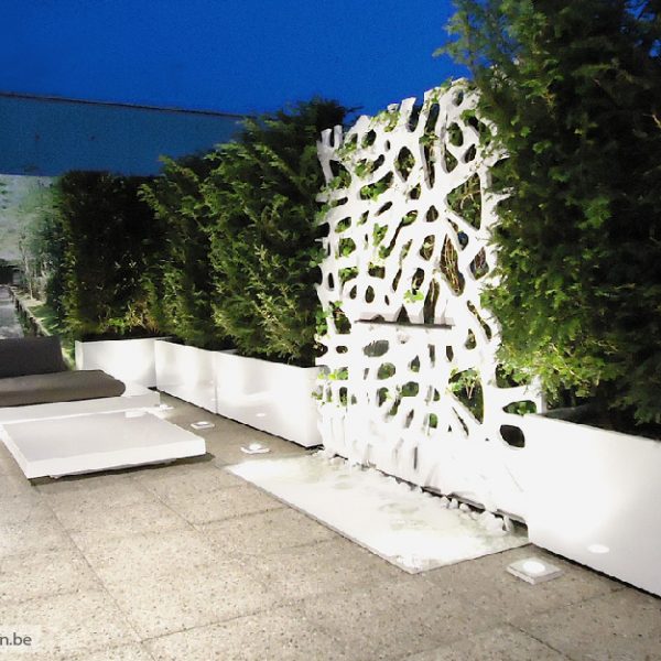 Terrasse COS L 3 IMAGE'IN IRM Jardinière rectangulaire fabriquée en france, en fibre-ciment et sur-mesure pour terrasse privée en rooftop.