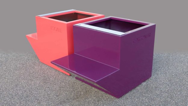 Jardiniere-assise-et-cendreir-STEELAB-Gare-de-Montpellier