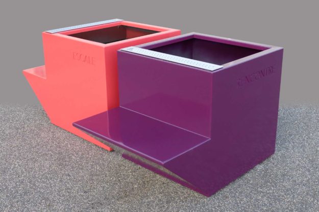 Jardiniere-assise-et-cendreir-STEELAB-Gare-de-Montpellier