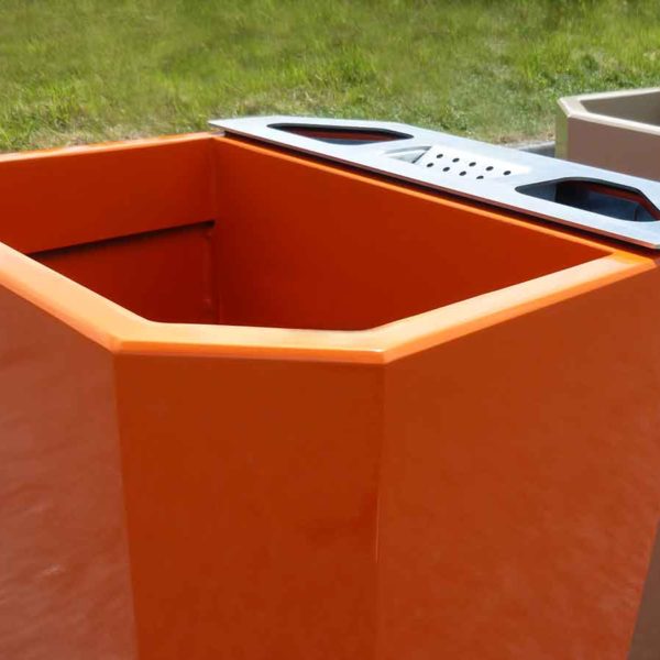 Jardinière-Image’In-avec-corbeille-et-cendrier-intégré-Virtual-Expo-5