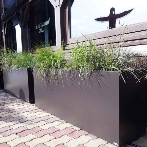 IMAGE’IN bespoke planters for BUFFALO GRILL restaurants IMAGE'IN planters for restaurant