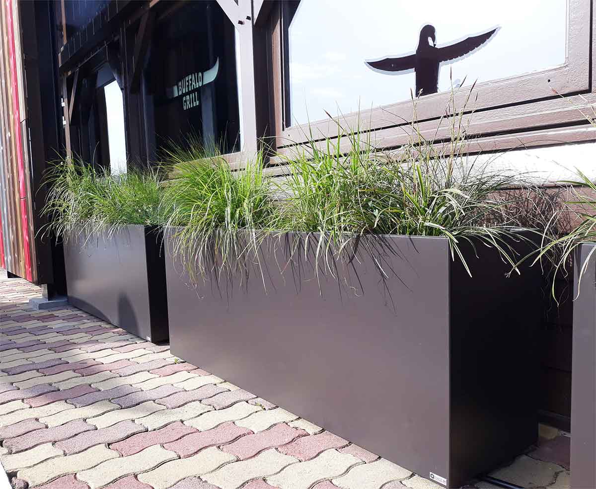 IMAGE'IN planters for restaurant