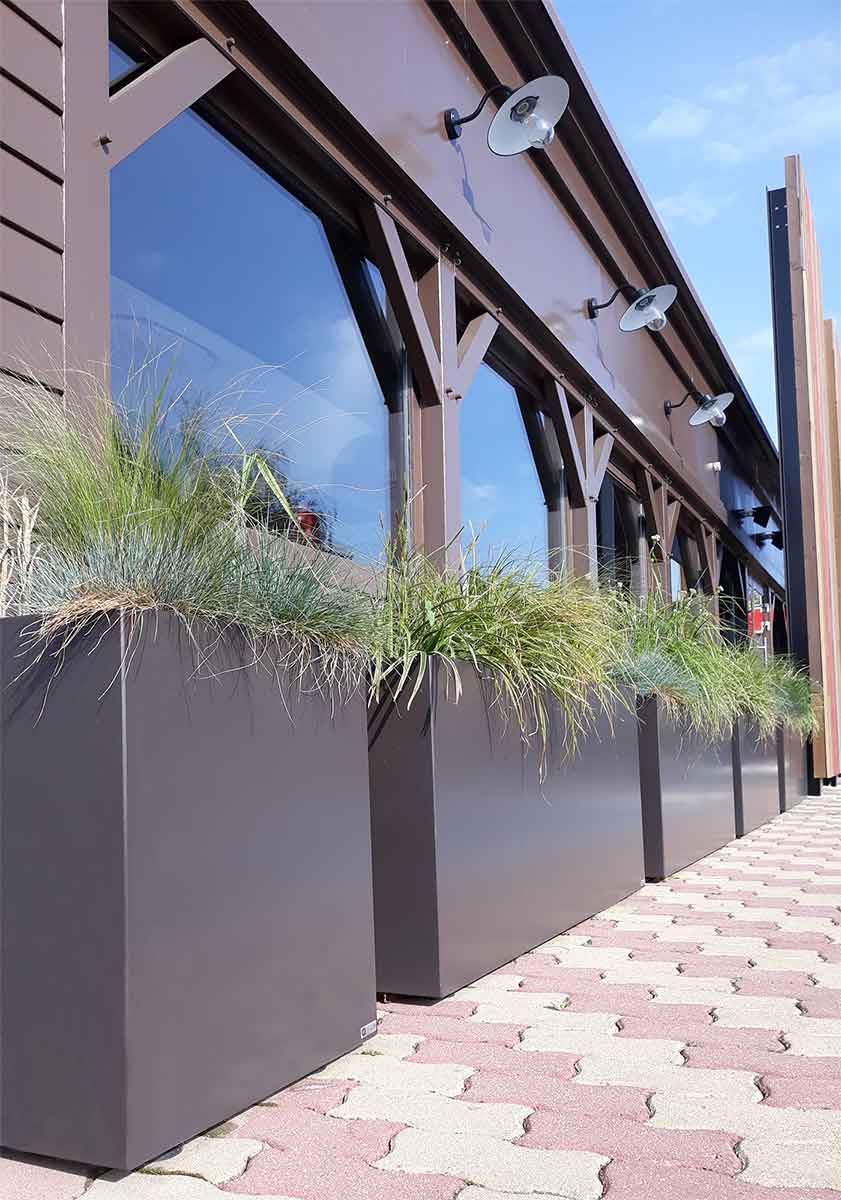 IMAGE'IN planters for restaurant