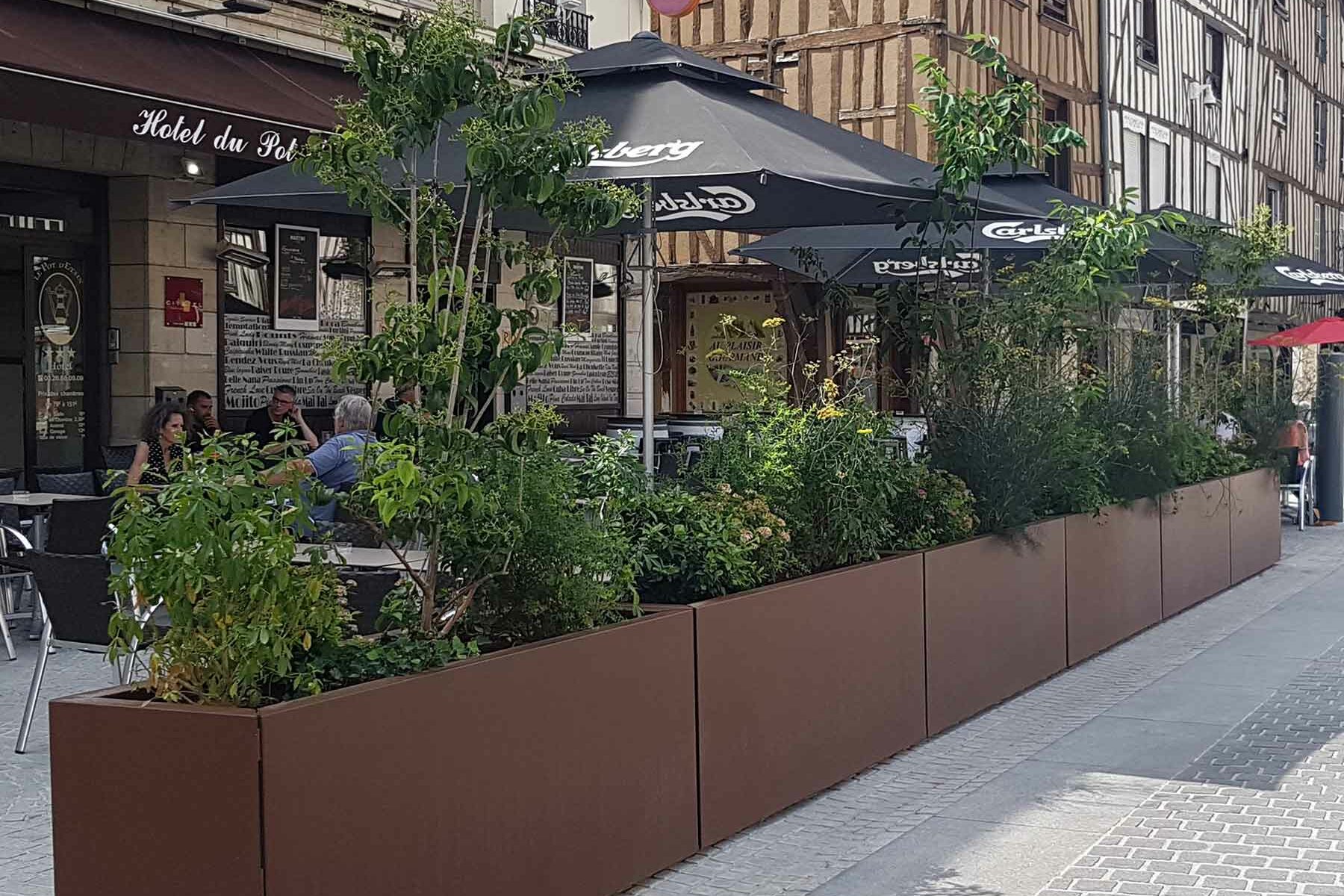 Jardinière sur mesure Bac STEELAB SPA d'ATELIER SO GREEN - Planter for public space