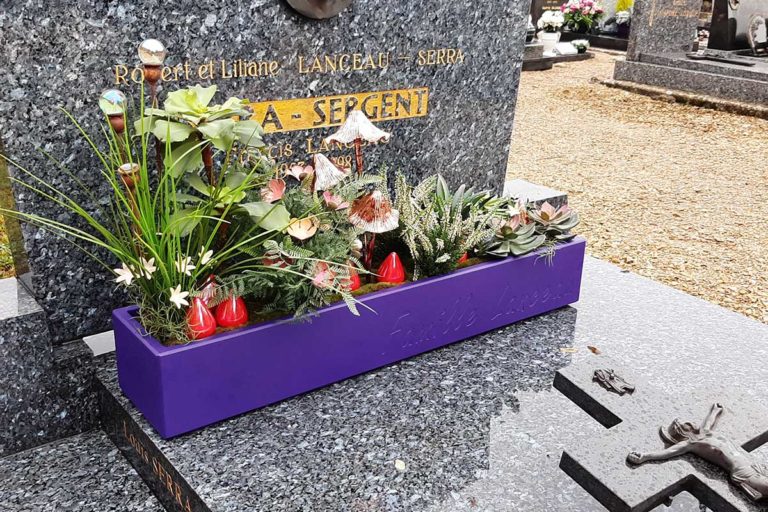 IMAGE'IN engraved planter for tomb decoration