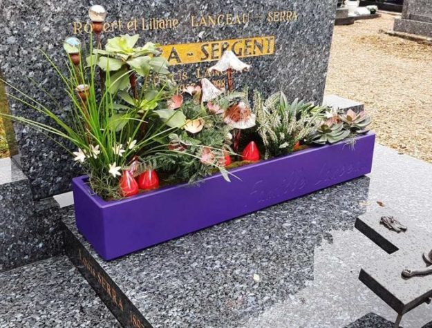 IMAGE’IN-Pot-gravé-et-durable-pour-fleurissement-de-tombe-3 Jardinière funéraire IMAGE'IN - Pots durables pour tombe