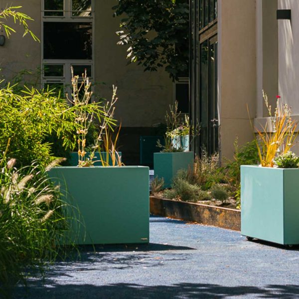Jardinières-fines-IMAGE’IN-et-Bac-Portillon-sur-roulettes-STEELAB Séparation d'espaces avec des jardinières fines IMAGE'IN