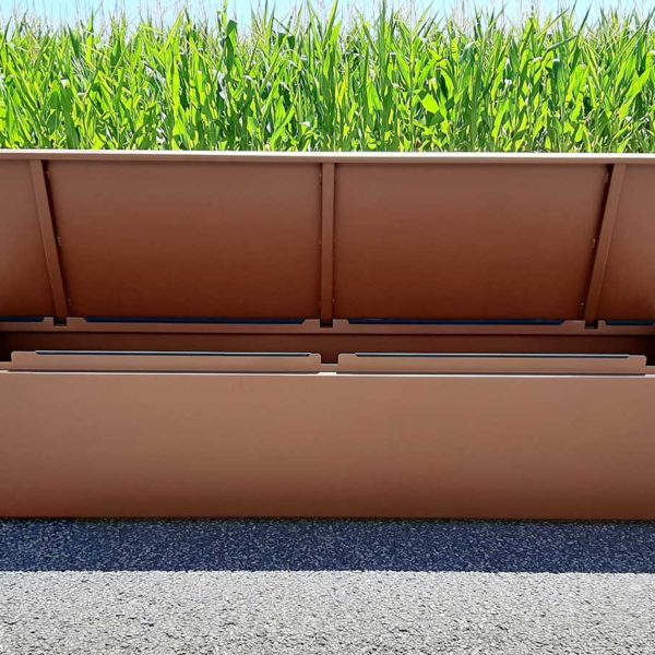 STEELAB-Long-coffre-de-jardin-étanche-avec-couvercle-sur-charnières-4 Grand coffre de jardin étanche STEELAB