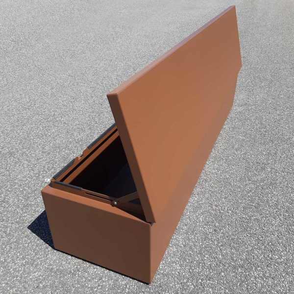 STEELAB-Long-coffre-de-jardin-étanche-avec-couvercle-sur-charnières-5 Grand coffre de jardin étanche STEELAB