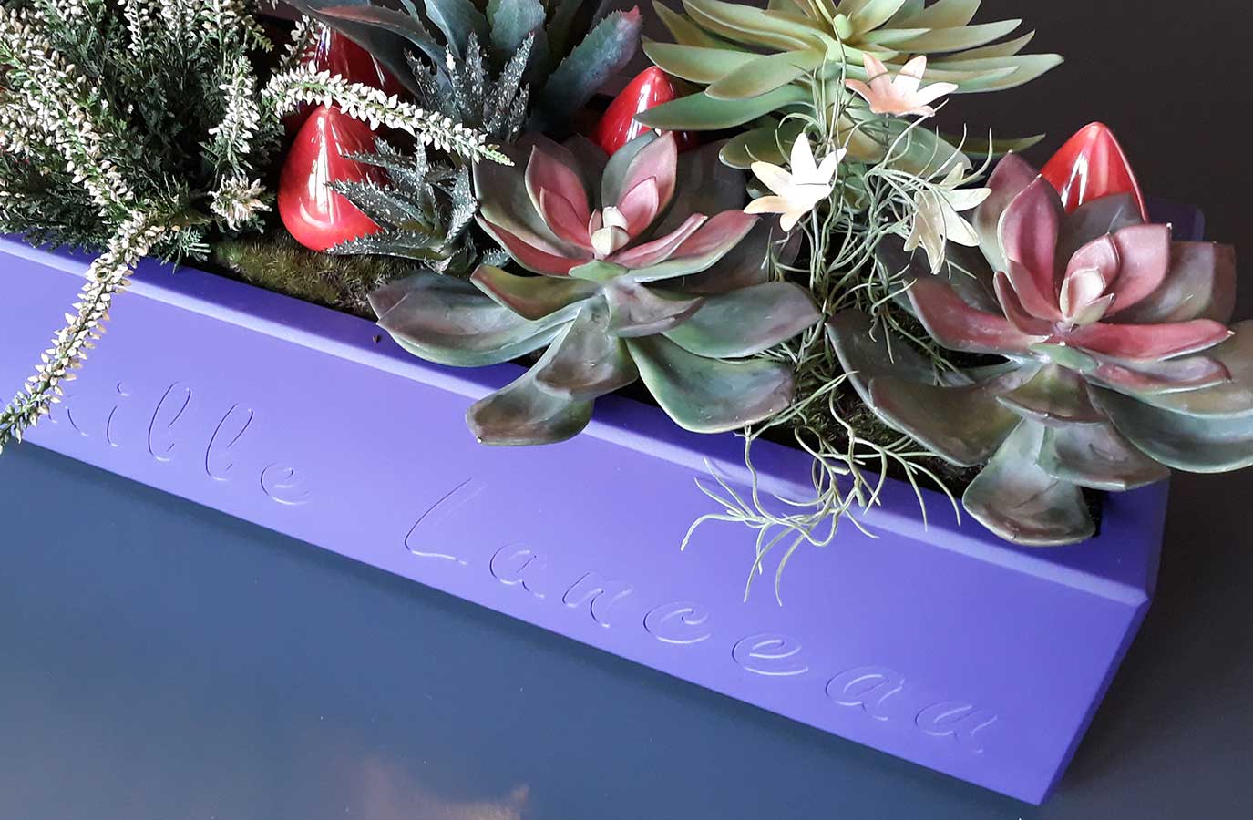 IMAGE'IN engraved planter