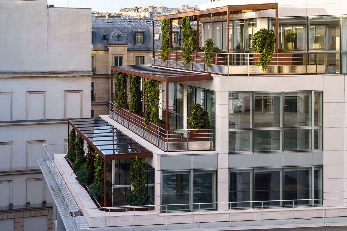 Jardinières sur mesure en aluminium de la marque STEELAB de chez ATELIER SO GREEN - Vue des balcons