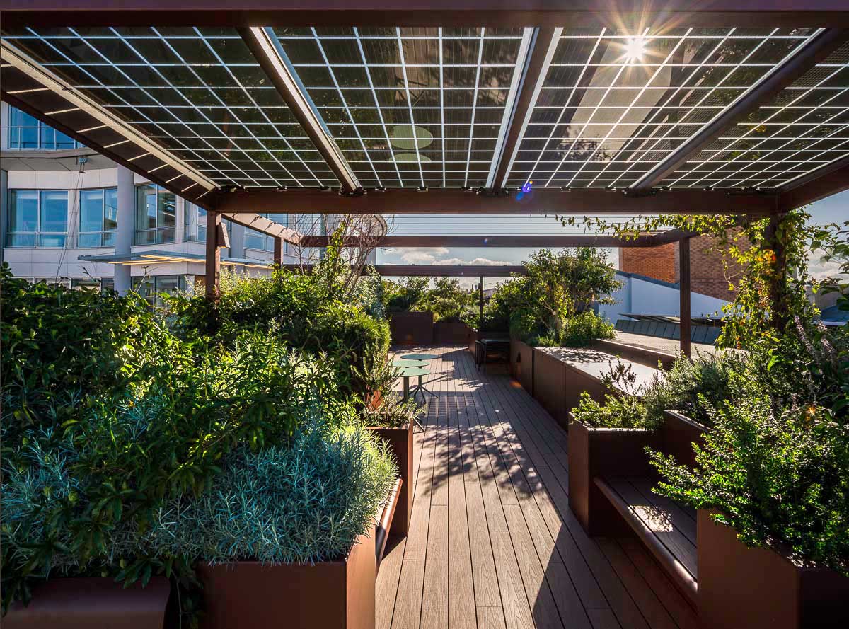 Beautiful rooftop design featuring custom STEELAB® aluminium planters by ATELIER SO GREEN.
