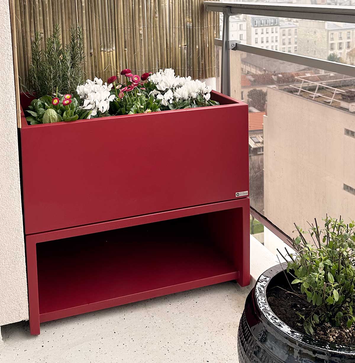 Jardiniere et rangement extérieur design associés